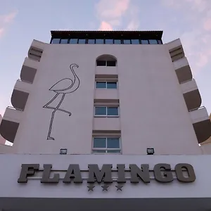 מלון Flamingo Beach